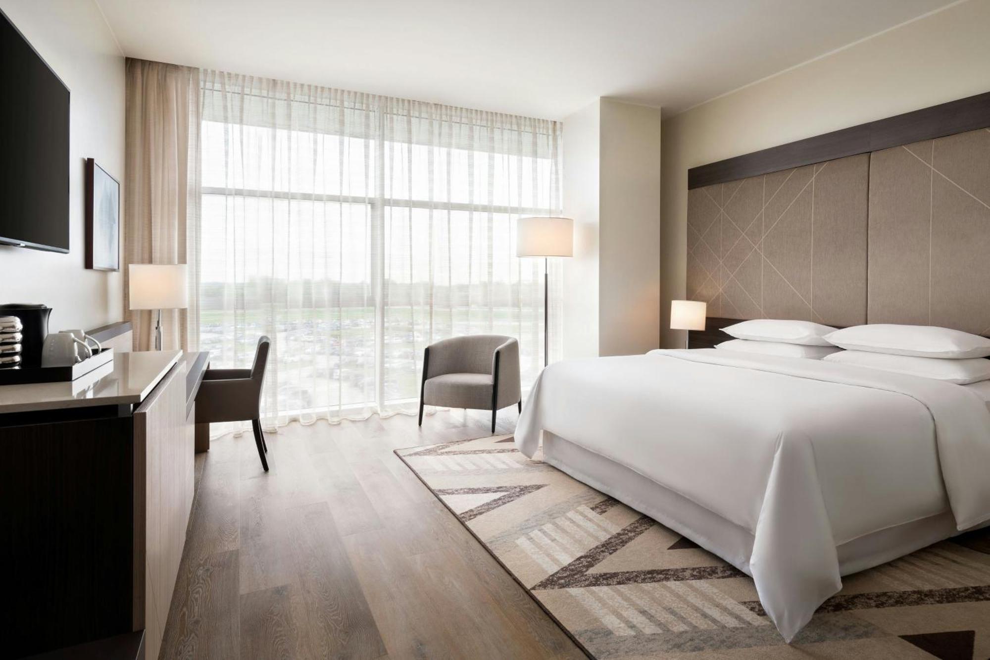 Deluxe King Room,1643152043:JPEG